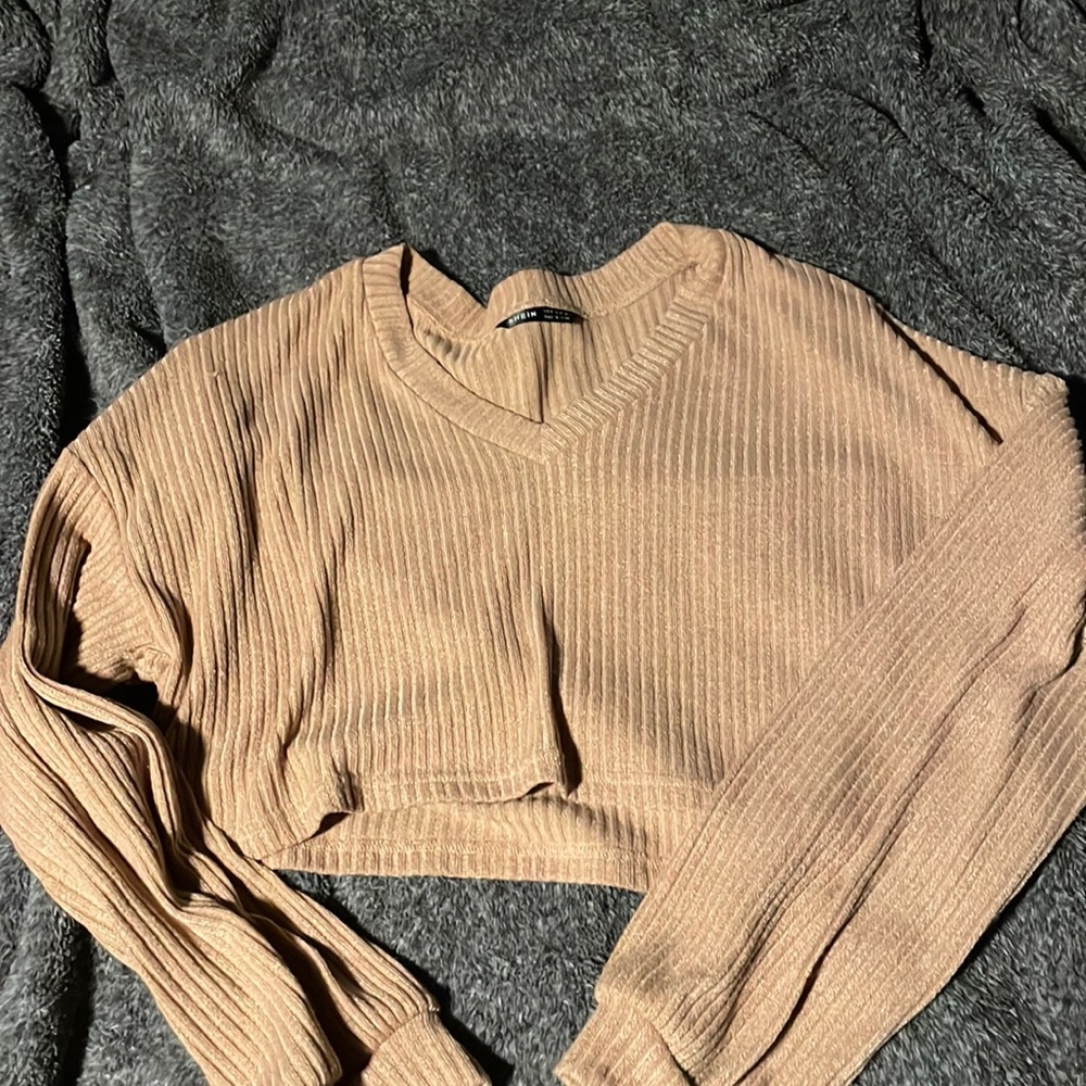 Long sleeve tan crop top